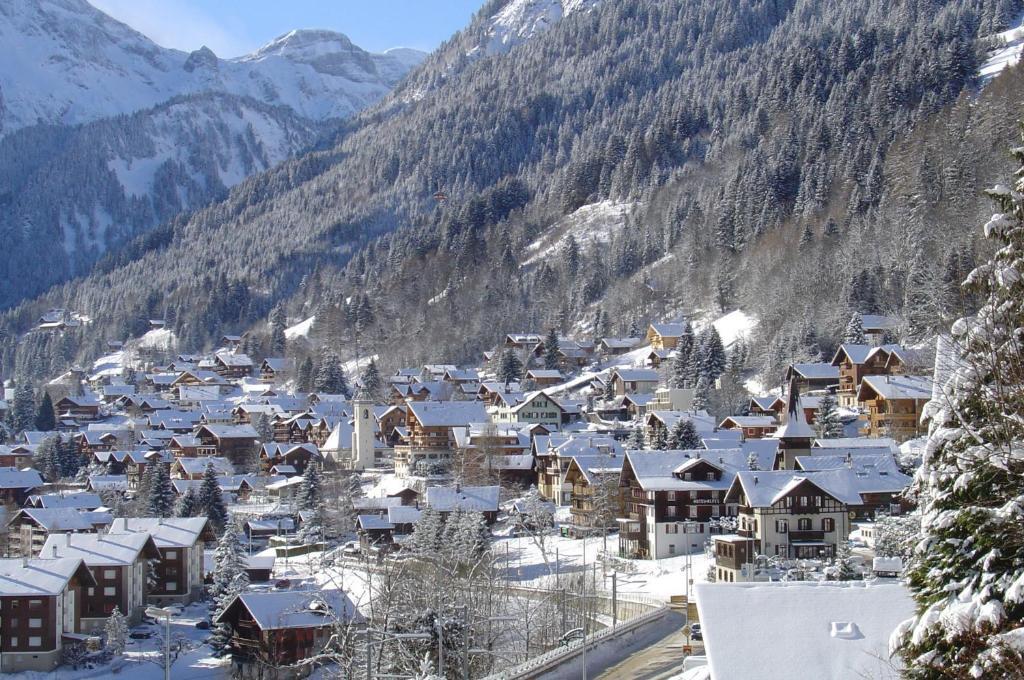 Hotel De La Paix Champéry Esterno foto